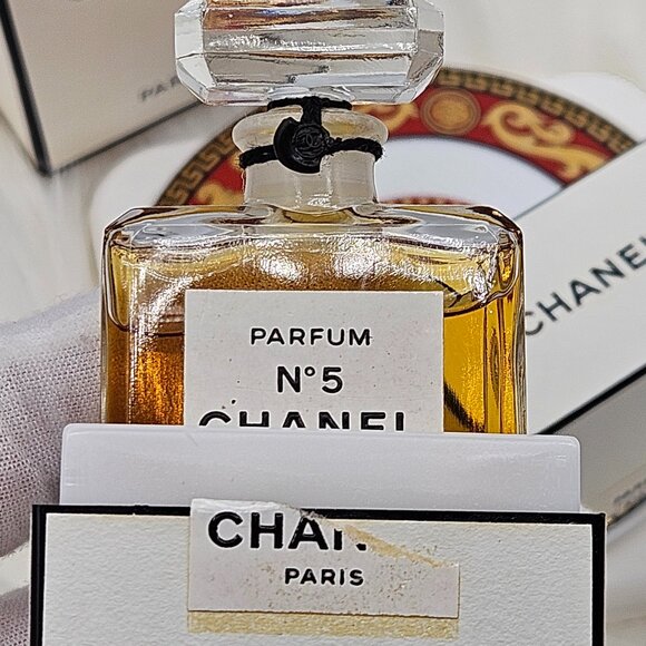 Chanel No. 5 Parfum - Picture 5 of 8